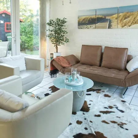 Nyaraló House In With 2 Bedrooms Ouddorp