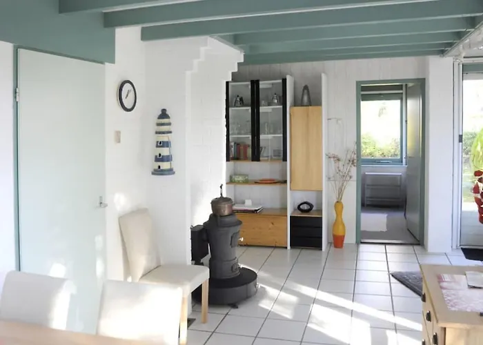 House In With 2 Bedrooms Tatil Evi Ouddorp