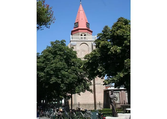 House In With 2 Bedrooms *