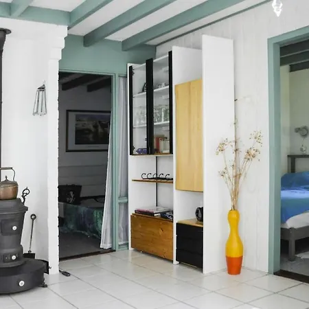 House In With 2 Bedrooms Casa de Férias *