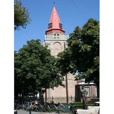 House In With 2 Bedrooms *